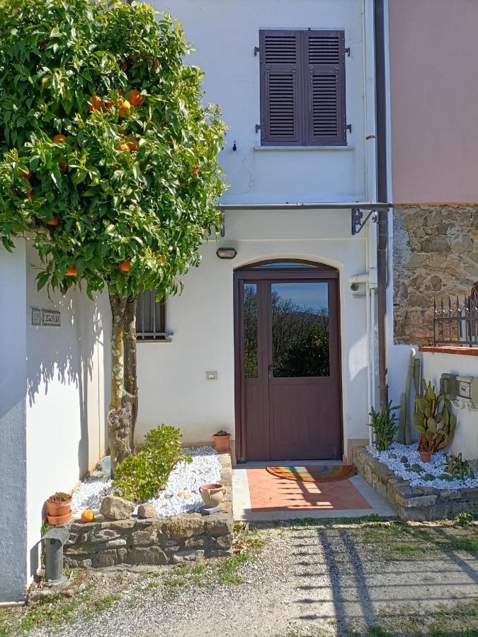 Apartamento Locazione Turistica La Gesualda Castelnuovo Magra Exterior foto