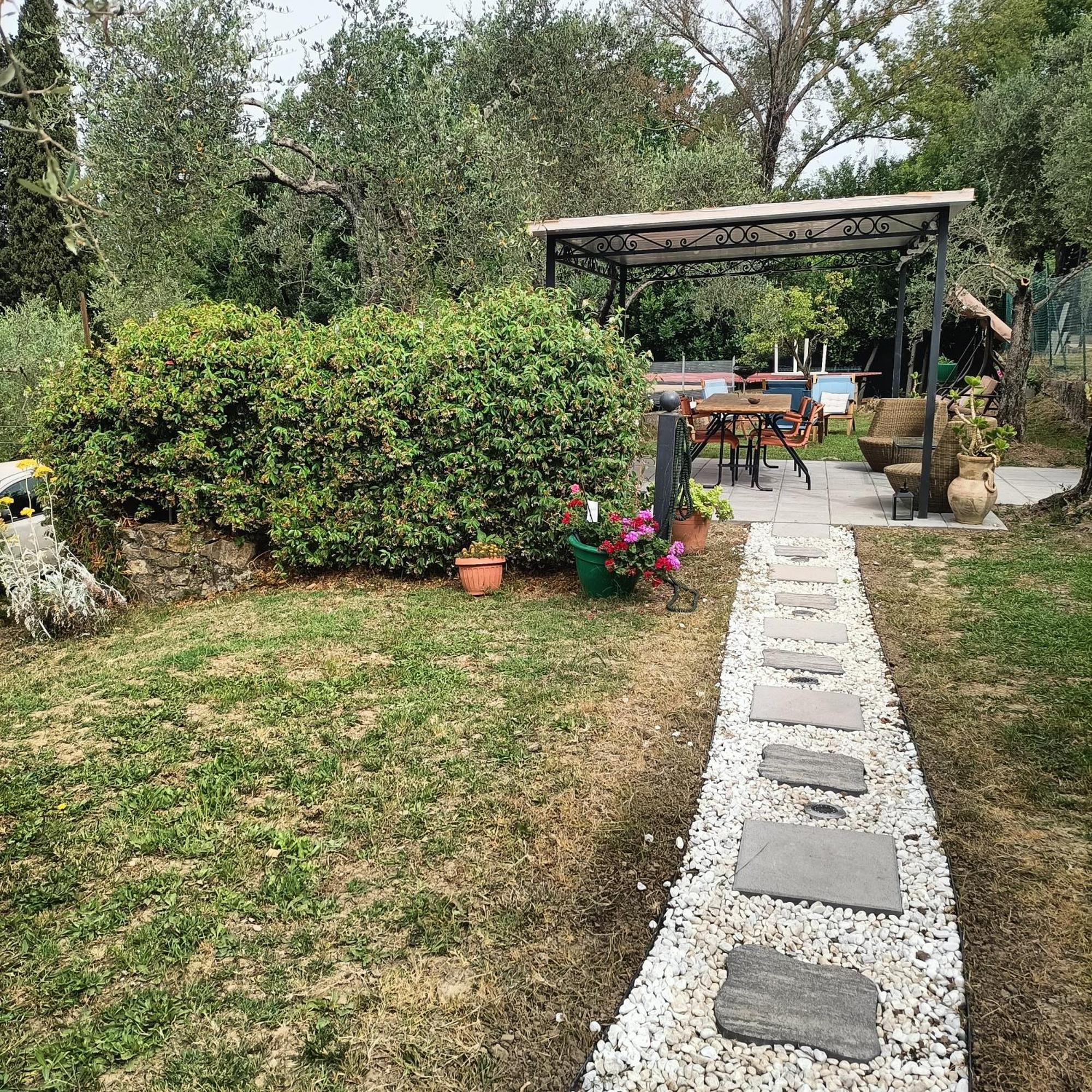 Apartamento Locazione Turistica La Gesualda Castelnuovo Magra Exterior foto